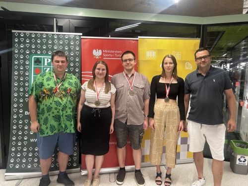 Zwycięzcy MP Teamów Mikstowych: Rafał Marks, Zuzanna Moszczyńska, Artur Wasiak, Ewa Morawska, Przemysław Maliszewski (wręczał)